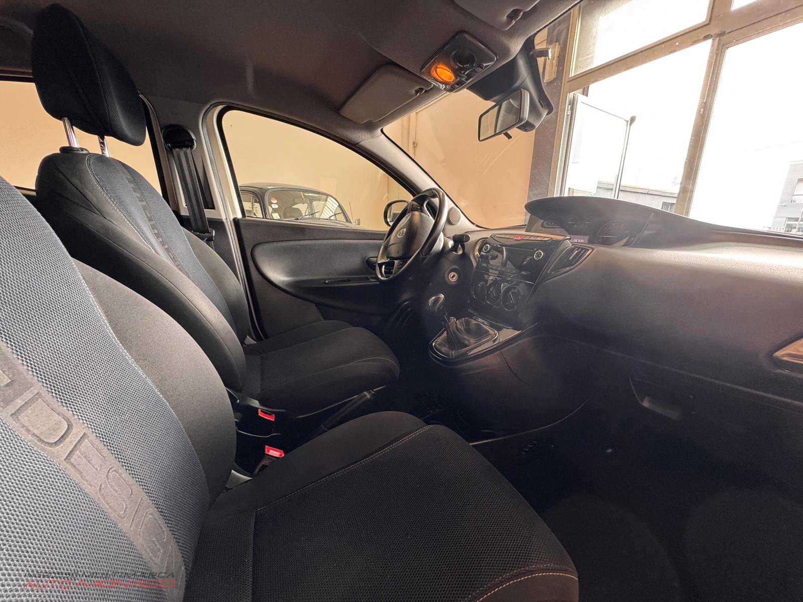 Lancia Ypsilon 1.3 MJT 95CV Momodesign 2014