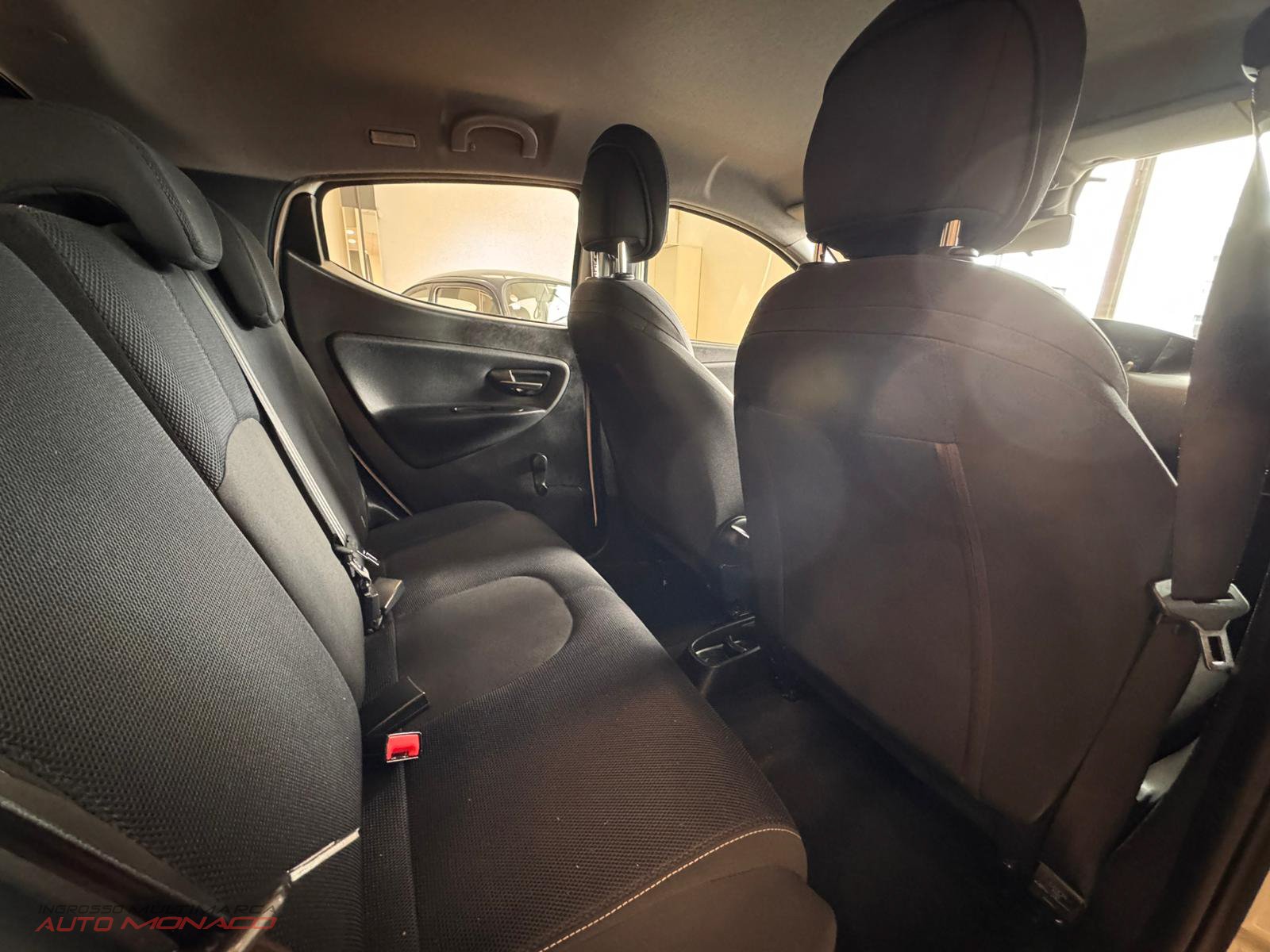 Lancia Ypsilon 1.3 MJT 95CV Momodesign 2014