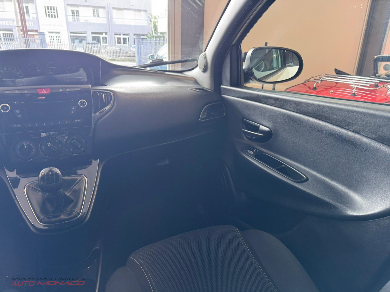 Lancia Ypsilon 1.3 MJT 95CV Momodesign 2014